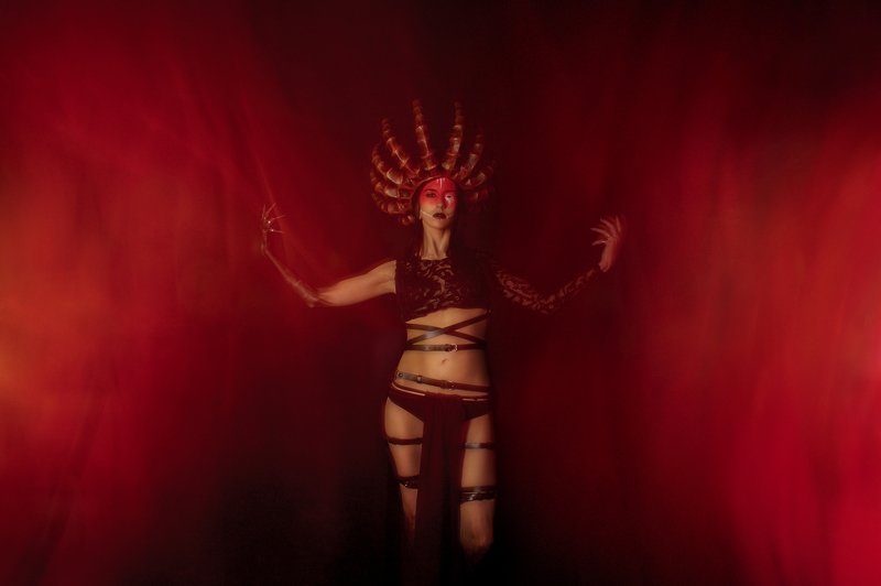 Демонесса фото превью