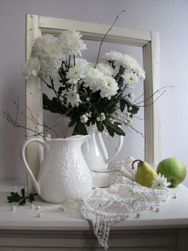 Белые хризантемы