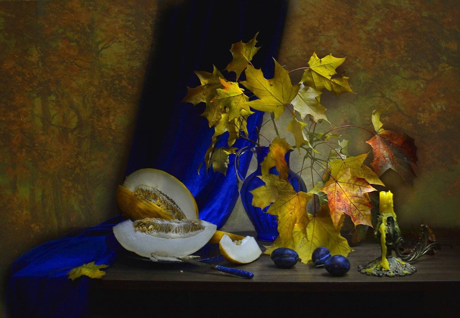 still life, натюрморт, фото натюрморт, осень, октябрь, кленовые листья, дыня свеча, подсвечник, сливы,, настроение, Колова Валентина