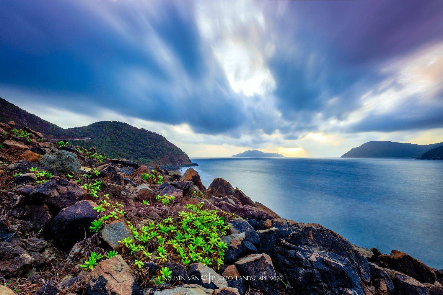 Seascape, Van Nguyen