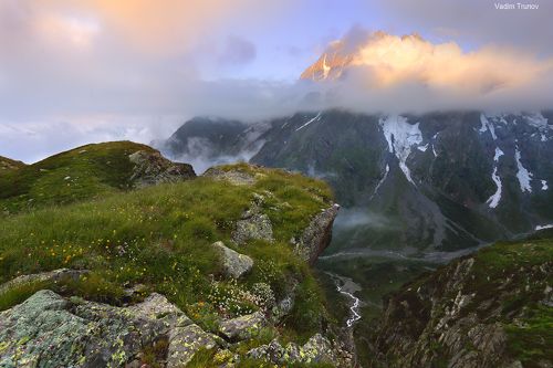 На краю обрыва