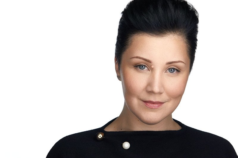 headshot, close-up, portrait, head, studio  фото превью