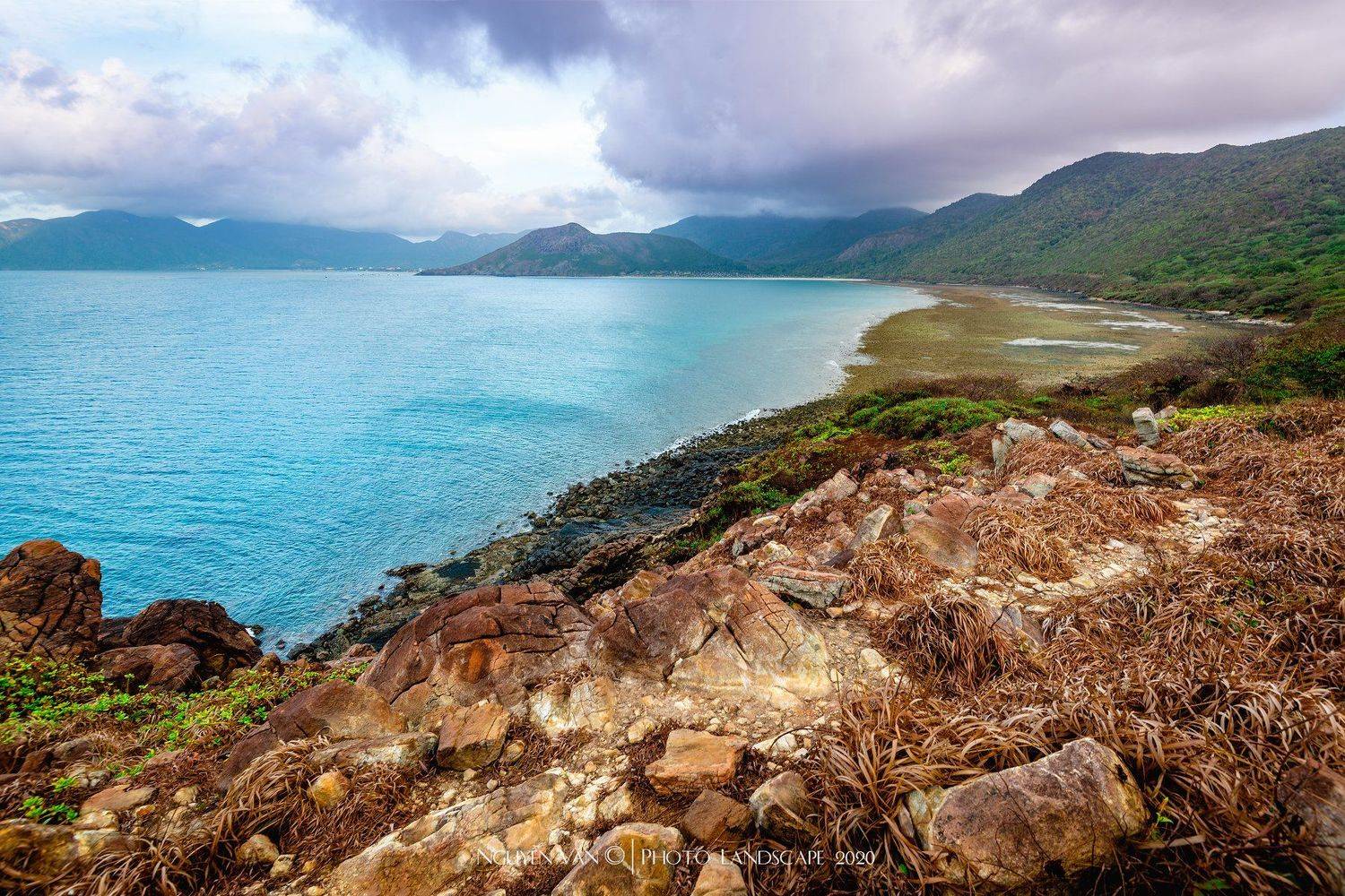 Seascape, Van Nguyen