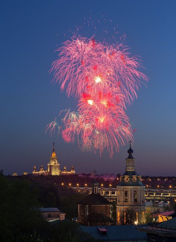 салют, 9 мая, москва, мгу, воробьёвы горы салют Победы фото превью