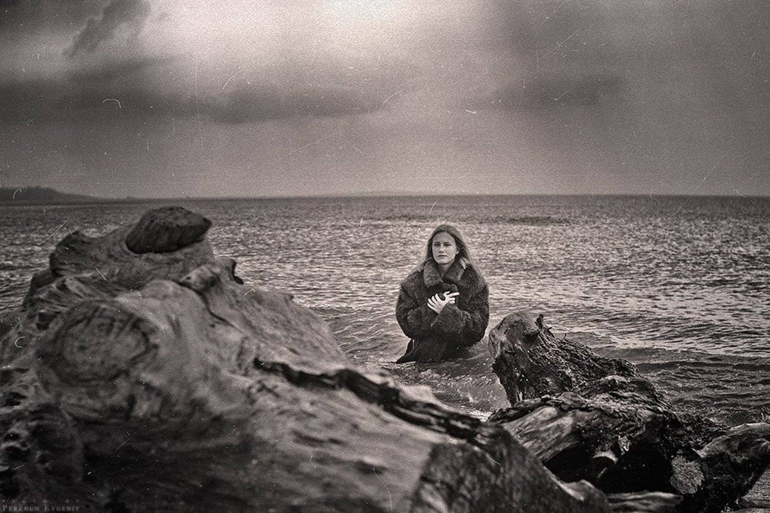 душа, холод, коряга, море, девушка, Перхун Евгений