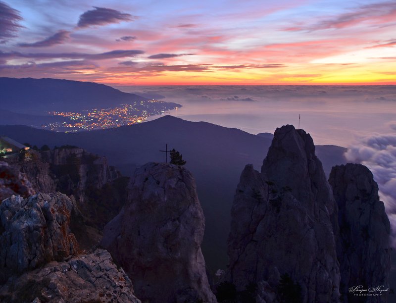 утро, рассвет, восход, крым, ай-петри, ялта, октябрь Ялта просыпается фото превью