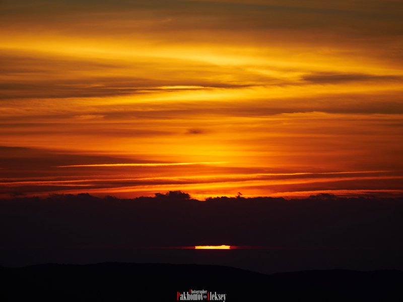 sunset, red, orange, sun, landscape, nature, sky, clouds, закат, природа, цвет, красный, багряный, солнце, небо, облака, пейзаж Crimson sunset фото превью