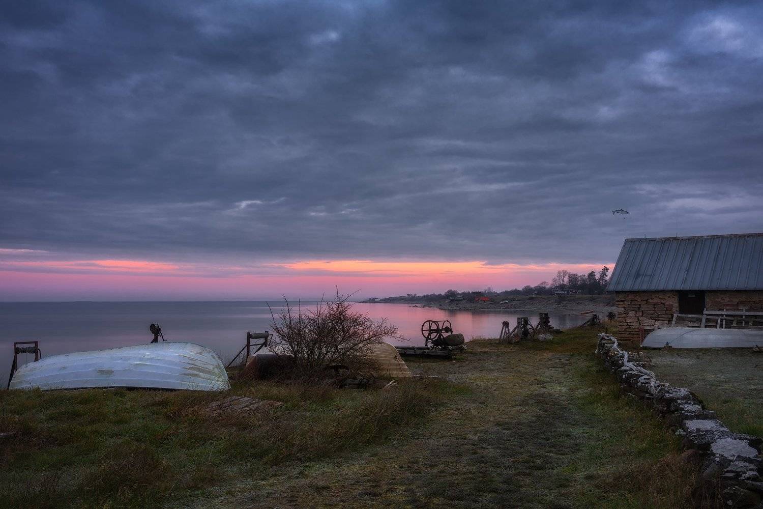 aurora, balticsea, Bay, Beach, bluehour, bluehour boatvinch, boat, breakofday cockcrow, chains, dawn, dawning, daybreak, dayspring, Djupvik, firstlight, fishingboat, fishingcamp, flow, Grass, Gr&ouml;nvik, Gulf, Island, kalmarscounty, loch, lough, morning, old, Ludwig Riml