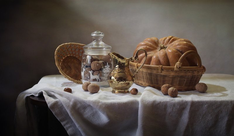 натюрморт, осень, тыква, фонарь, камелек, кувшин, орехи Ноябрь... фото превью