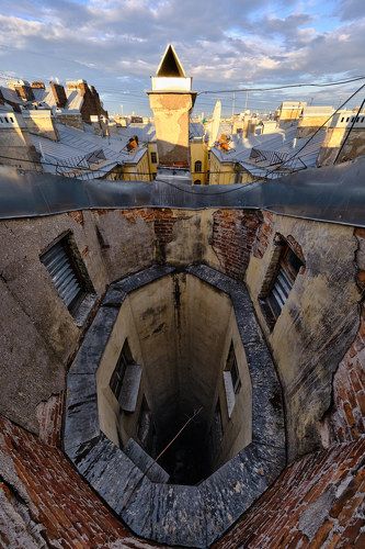 Питерская дыра