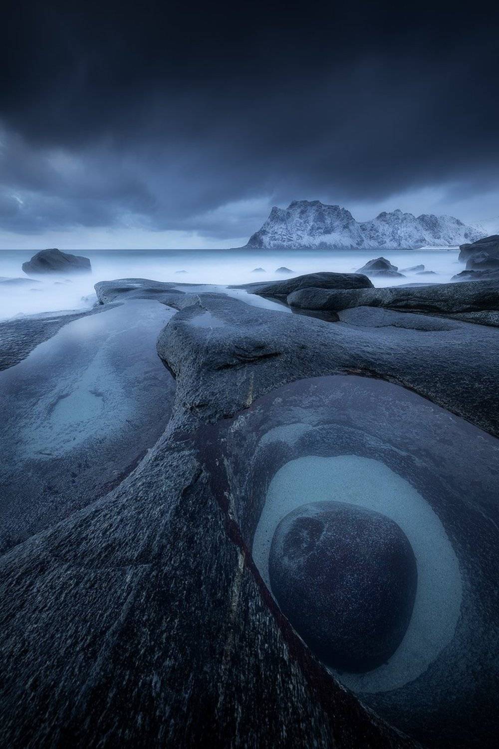 utakleiv, lofoten,norway,landscape,storm,sea,ocean,, Roberto Pavic