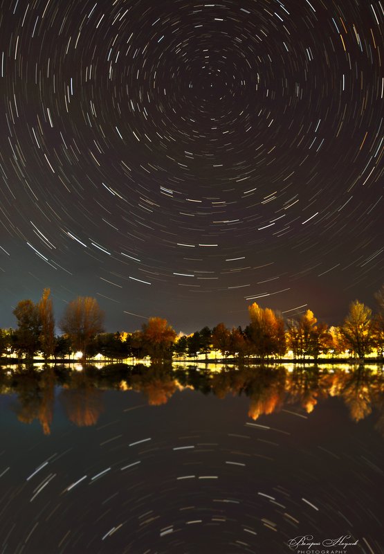 ночь, звёзды, вращение земли, осень, отражение, озеро Звёздная карусель осени фото превью
