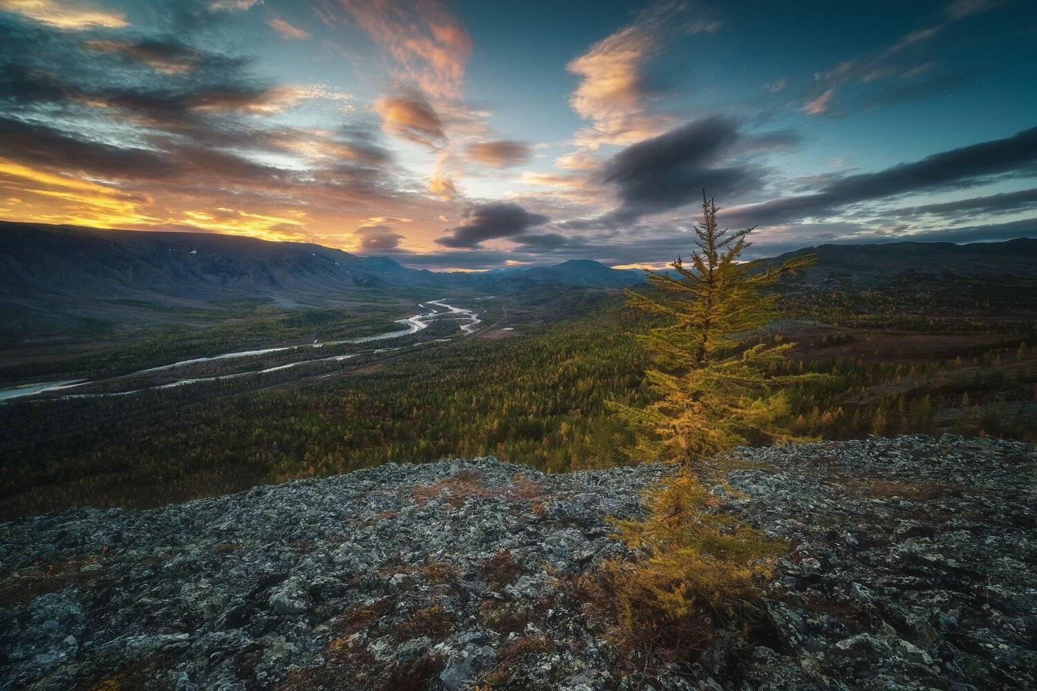 россия, урал, полярный урал, янао, ямал, пейзаж, природа, осень, горы, река, долина, закат, сумерки, тундра, заполярье, поток, Оборотов Алексей