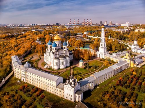 Николо-Угрешский монастырь осенью