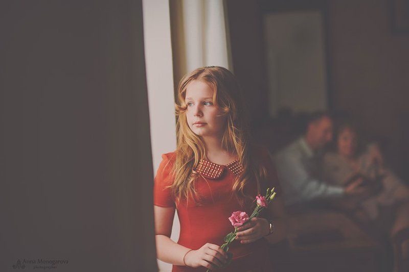 Задумчивое фото превью