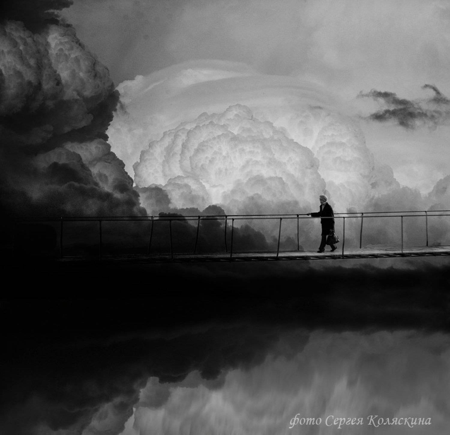 сергей коляскин, переход, мост, старушка, облака, Сергей Коляскин