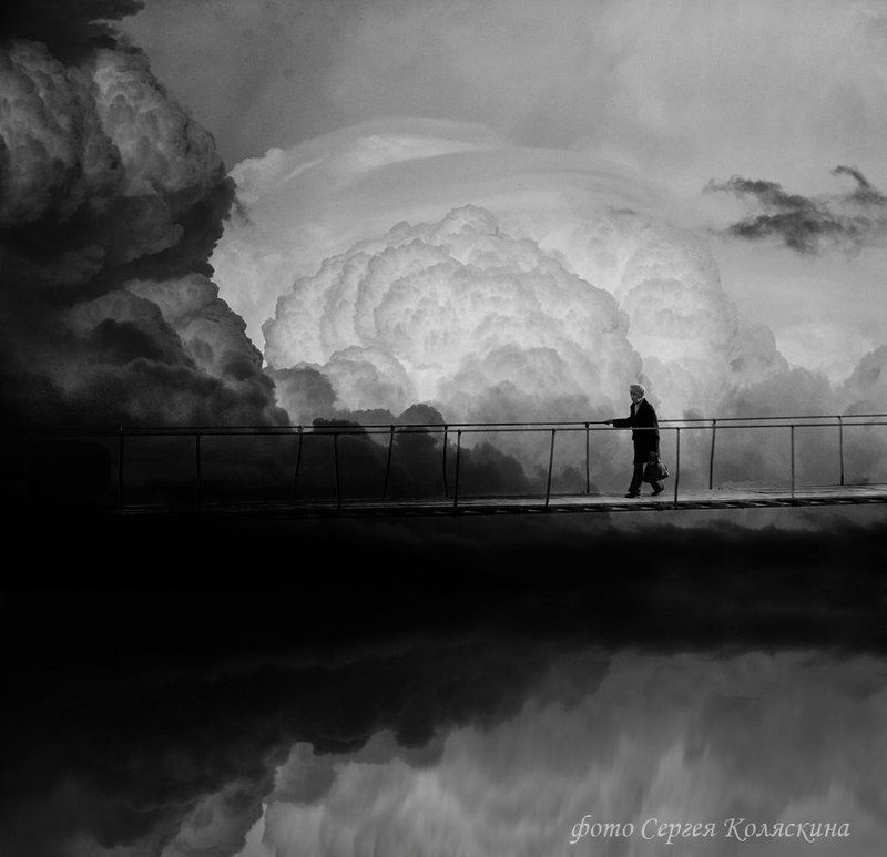 сергей коляскин, переход, мост, старушка, облака Переход фото превью