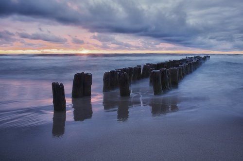 За облаками