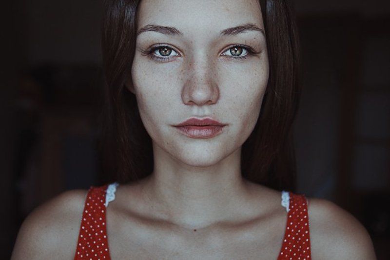 Портрет девушки, Свет от окна естественный свет Портрет фото превью