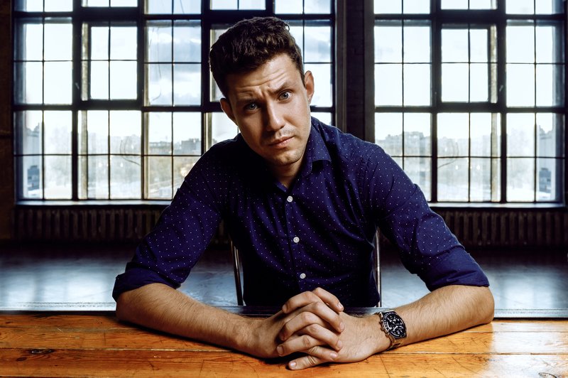 мужской портрет, портрет, бизнес портрет Переговоры фото превью