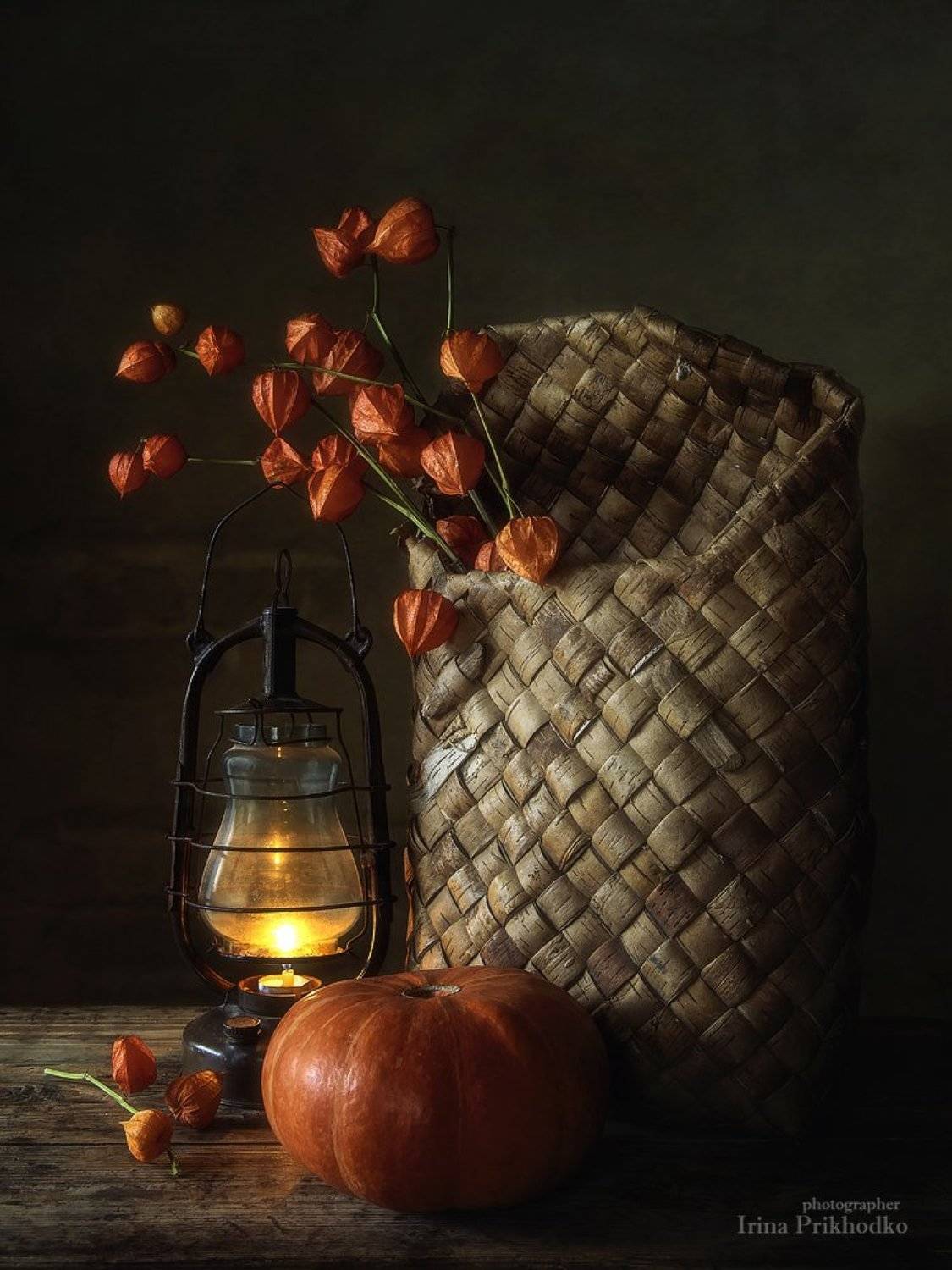 натюрморт, деревенский, винтажный, берестяной короб, физалис, старый фонарь, осень, Ирина Приходько