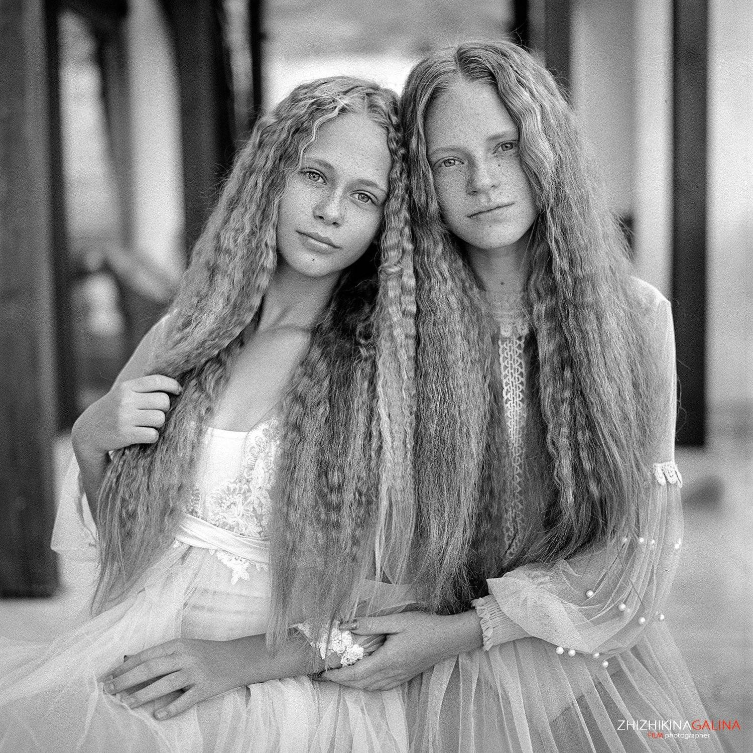 девушка, портрет, лицо, прикосновение, пленка, чб, монохром, рыжая, face, girl, portrait, bw, black and white, film, Галина Жижикина