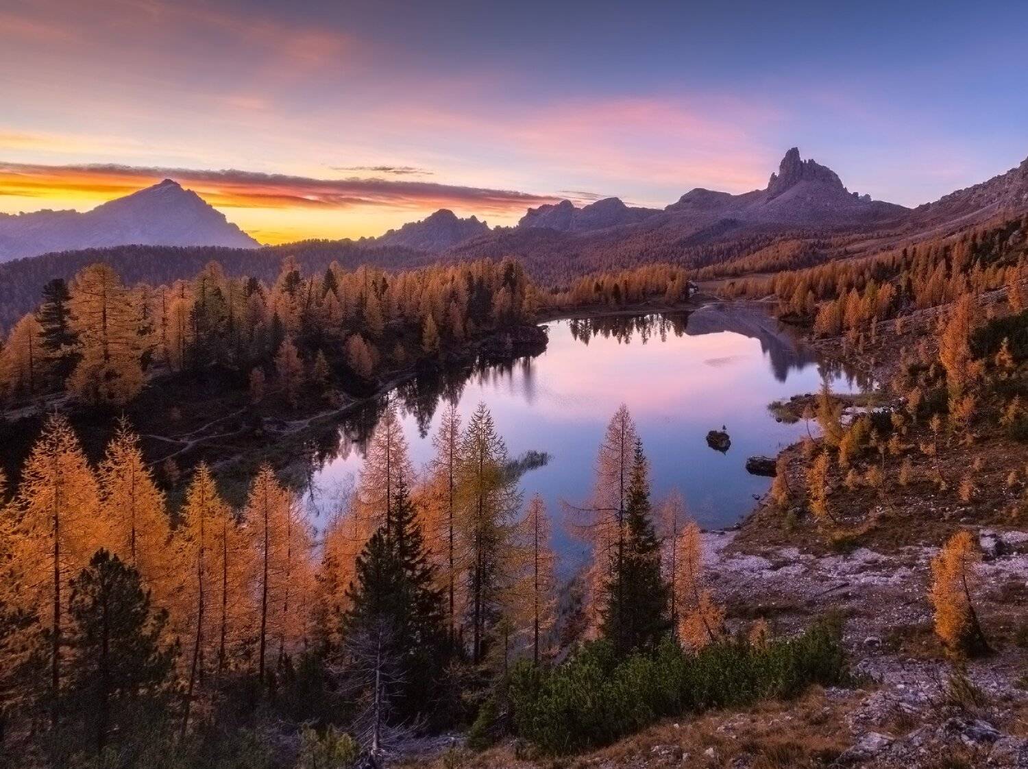 италия, доломиты, озеро федера, горы, восход, осень, природа, landscape, italy, dolomites, sunrise, Геннадий Финенко