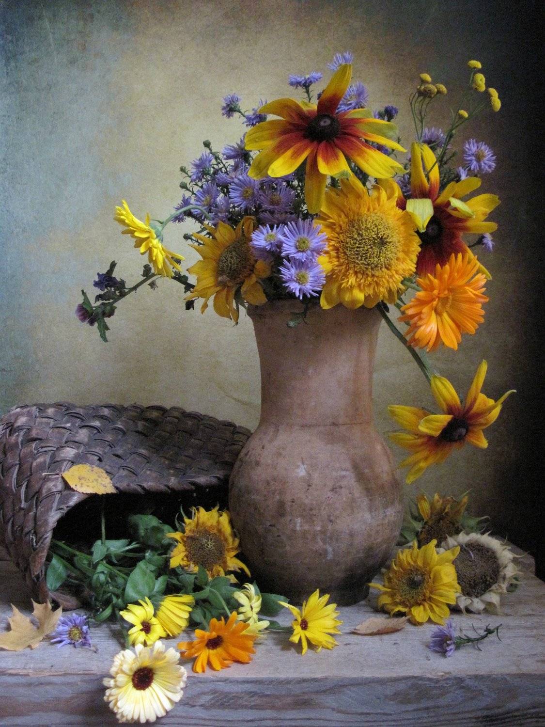 цветы, букет, подсолнухи, ноготки, календула, пижма, рудбекия, хризантемы, сентябринки, крынка, пестерь, винтаж, Наталия Тихомирова