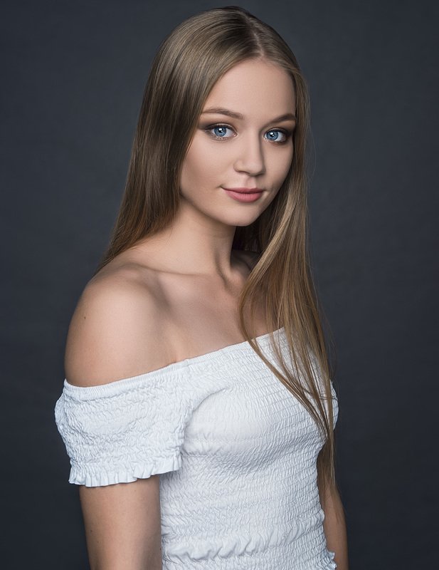 Карина фото превью