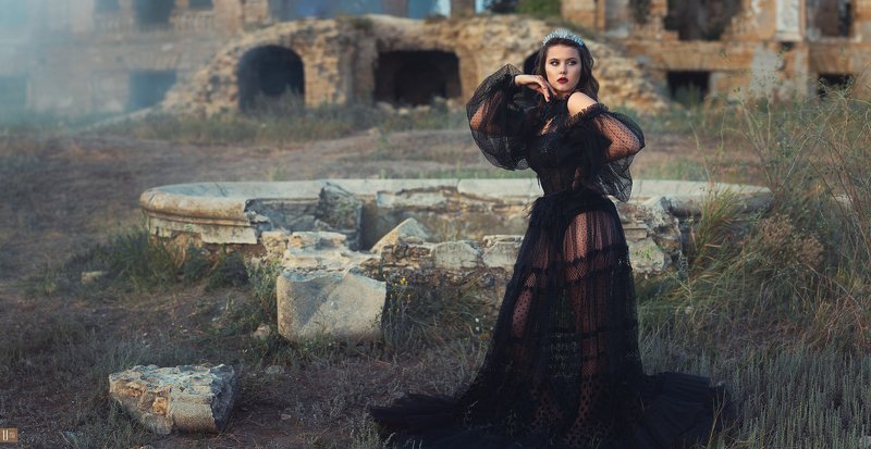 грудь, девушка, дым, здание, корона, небо, ню, облака, пейзаж, платье, портрет, свет, тучи, усадьба, фонтан, fine art, uranus235, nightphotoua, усадьба дубецких-панкеевых Истории прошлого #2 фото превью