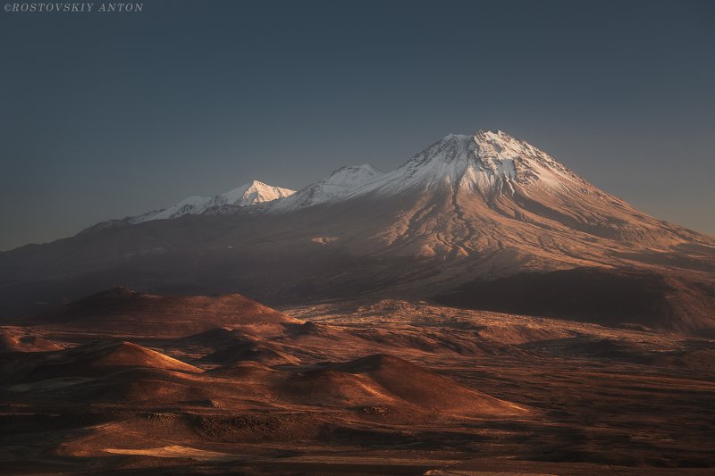 Закат с видом на вулкан фото превью