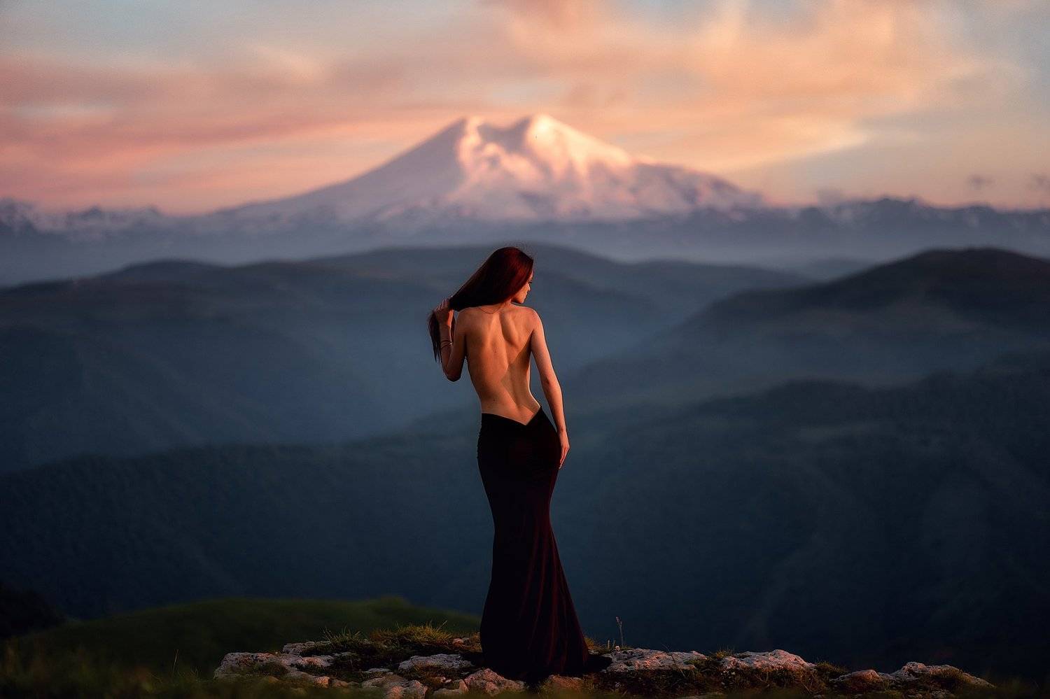 mountain, sunset, landscape, sky, nature, mountains, sunrise, clouds, travel, cloud, blue, silhouette, beautiful, view, sun, peak, evening, hill, rock, hiking, woman, morning, fog, horizon, desert, elbrus, freedom, caucasus, lonely, graceful, sexy, touris, Михаил Науменко