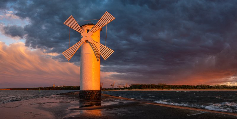 windmill and two fronts фото превью