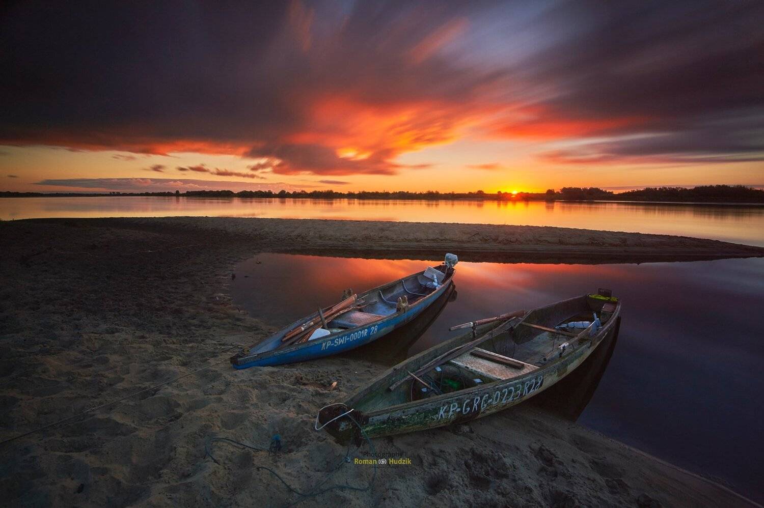 Vistula, Poland, canoe, sky, clouds, sunrise, water, river, sand, landscape, Roman Hudzik