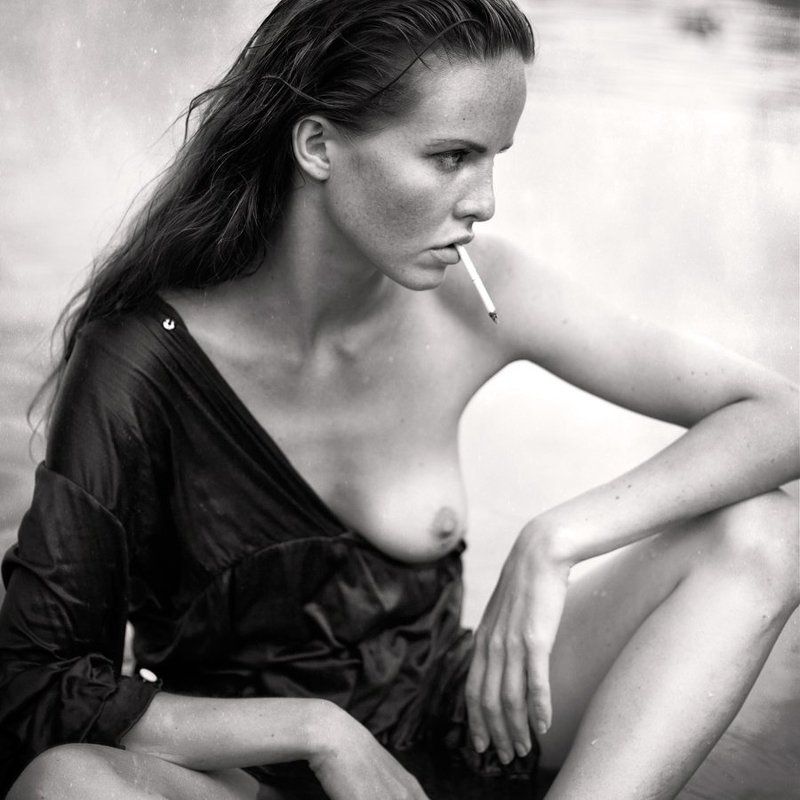Art nu, Ksenia alekseeva, Арт-ню, Кристина якимова, Ксения алексеева Она пьeт кофе и курит много.. Ещё любит дождь.. И почти не плачет.. фото превью