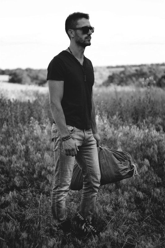 THE OUTLAW (BW) фото превью