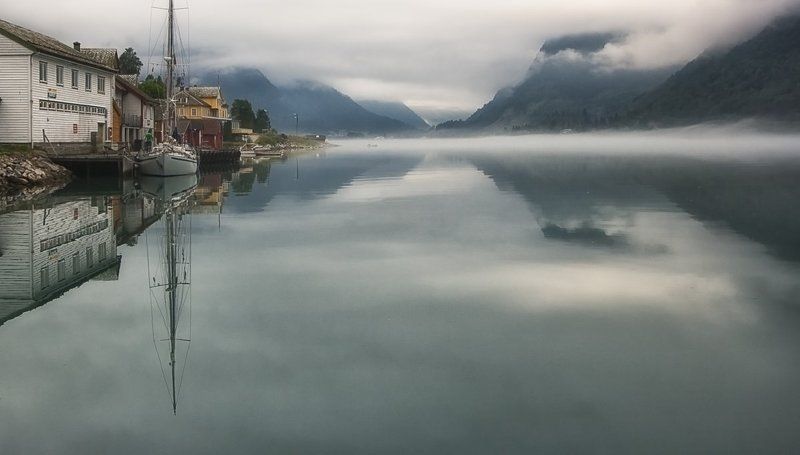 mc, norway Пришла пора подумать о делах: о башмаках и сургуче, капусте, королях, и почему, как суп в котле, кипит вода в морях.. фото превью