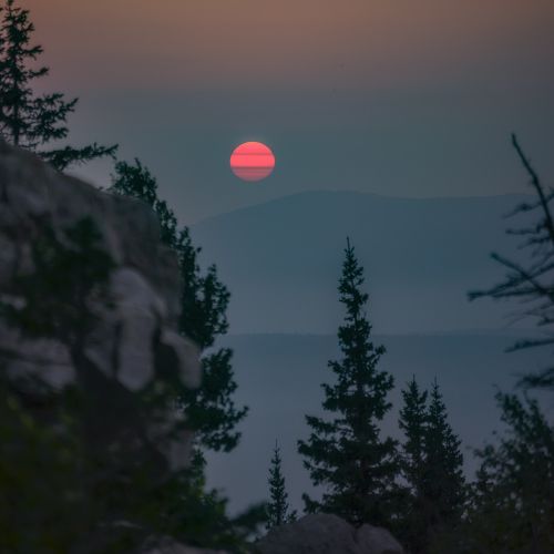 Восход солнца с хребта Зюраткуль