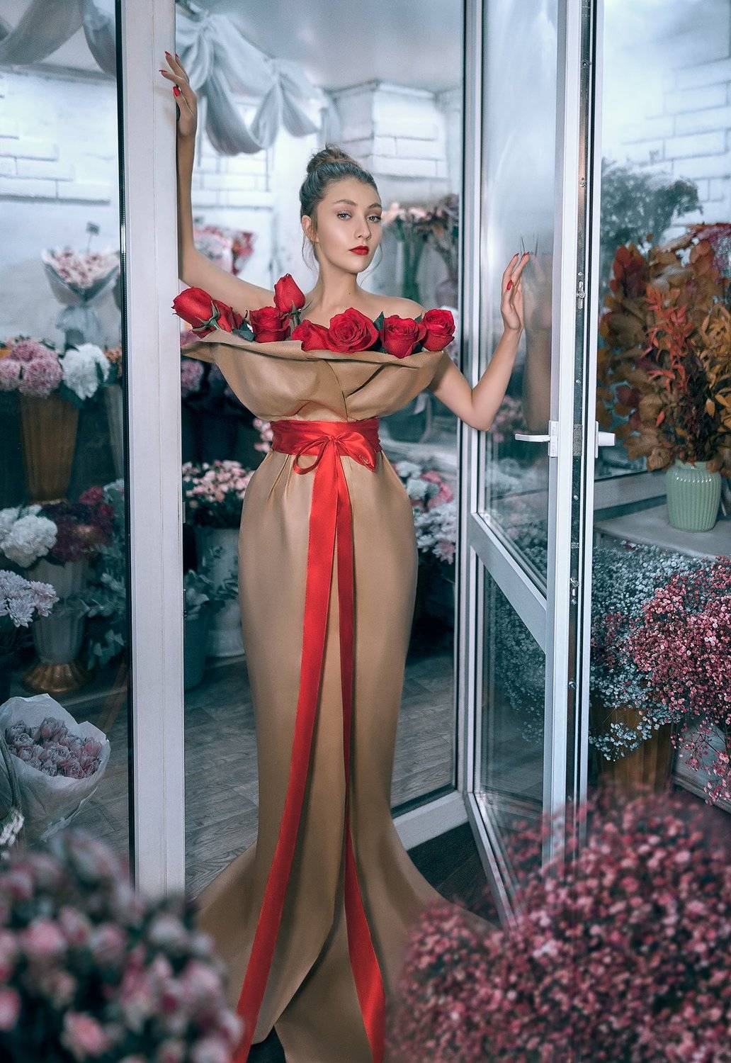 #flower #flowershop #girl #bouquet #roses #dressfrompaper, Ксения Лыгина