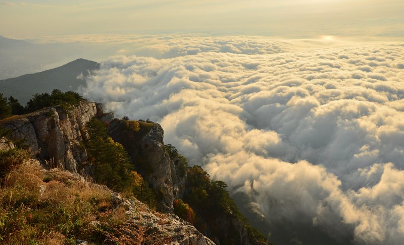 осень, крым, утро, ай-петри, облака, горы Белое море над Чёрным фото превью