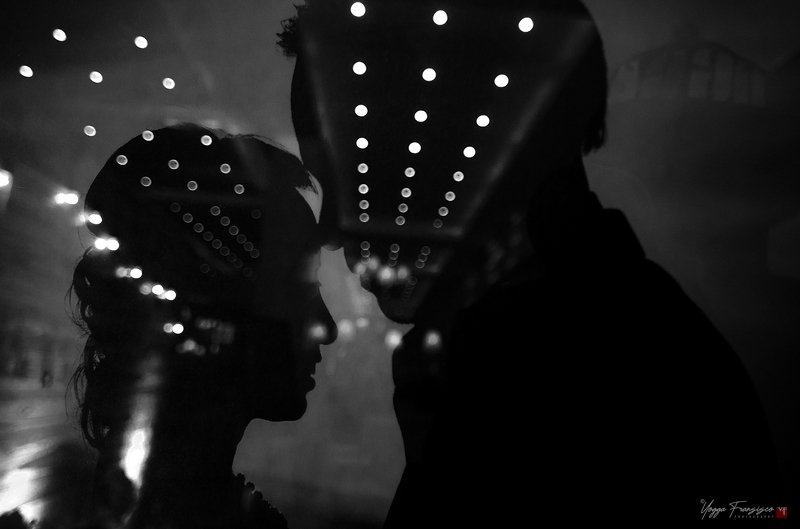 #couplephoto #inlove #mood #lights #blacknwhite Flickering of Love фото превью