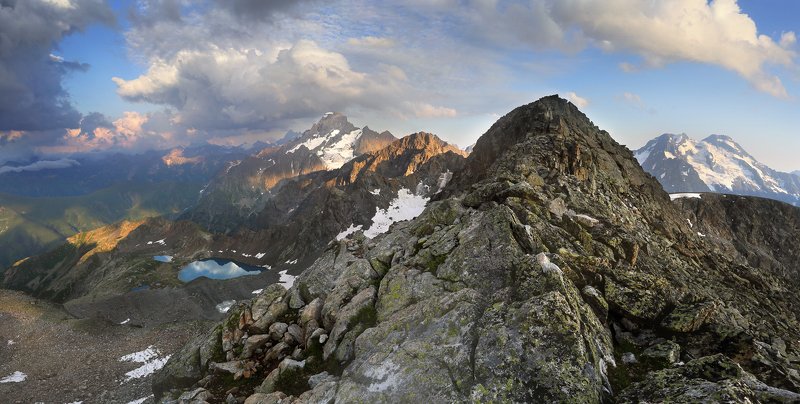 В горах Кавказа фото превью