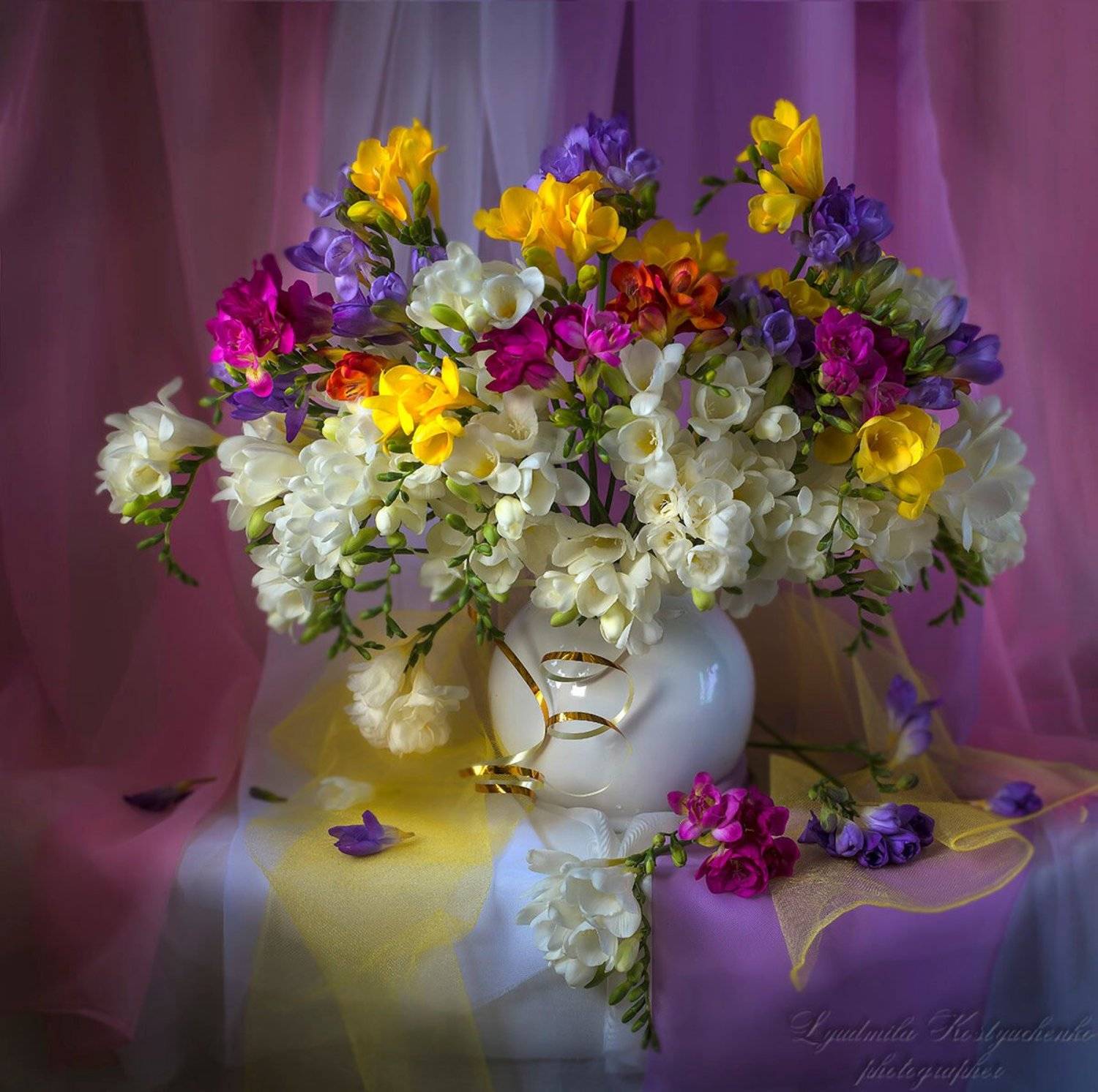 натюрморт,цветы,фрезии,букет,художественное фото., Людмила Костюченко