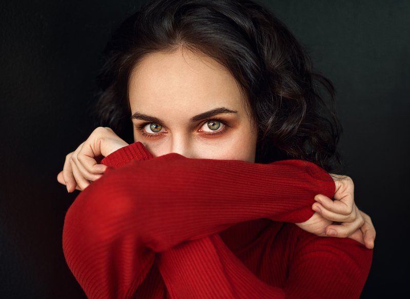 Глаза, красный, девушка, портрет, руки, взгляд Кристина фото превью