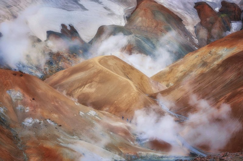 исландия,iceland,kerlingarfjöll муравьишки на склонах парящих гор фото превью