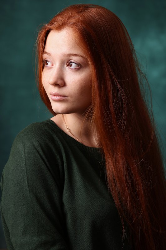 girl,portrait,red,green,рыжий,зелёный,портрет, девушка,красота, Аня фото превью