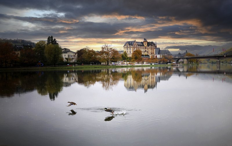 Rhine River bank фото превью