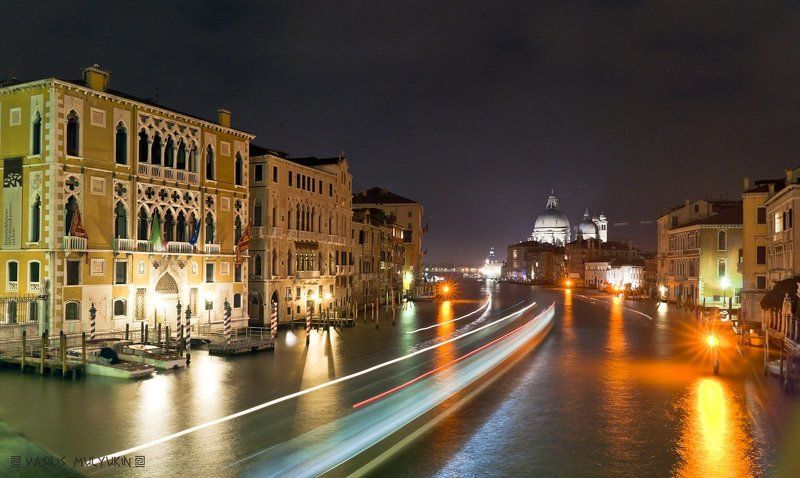 ночь,канал,фонарь ... Venezia фото превью