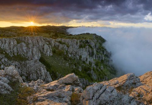 Скалы Тарах-Хая
