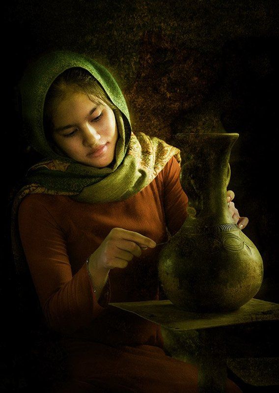 Cham girl in ceramic village фото превью